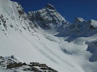 2014-03-06 11.31.46  Avalanches off the south side of le Pain du Sucre
